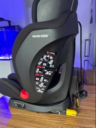Image 2 of Maxi-Cosi Titan Car Booster Seat9 Months-12 Years ISOFIX
