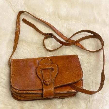 Image 2 of Vintage Small Tan Brown Leather Cross Body Shoulder Casual M