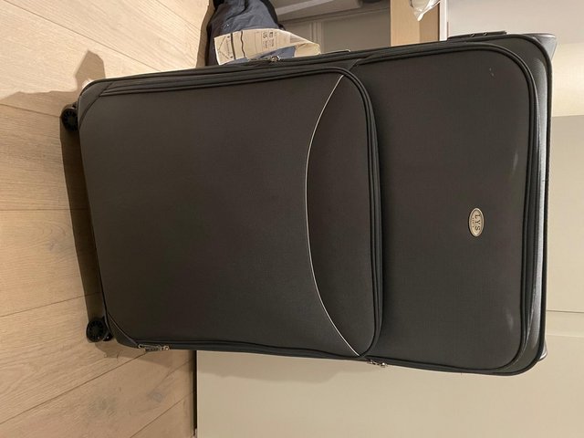 Preview of the first image of XL Suitcase/ Luggage available in London.