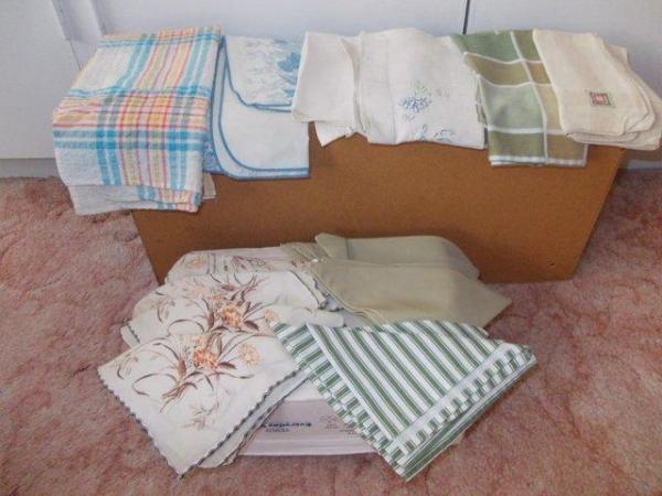 Image 1 of Assorted Tray Cloths,/Serviettes x 16.