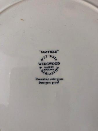 Image 2 of Vintage set of 9 dinner plates, ‘Mayfield’ Ruby by Wedgwood