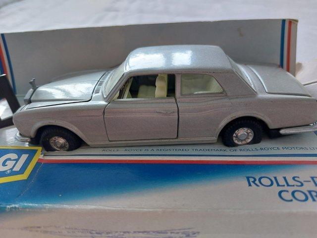 Preview of the first image of Corgi Rolls Royce Corniche 94030.