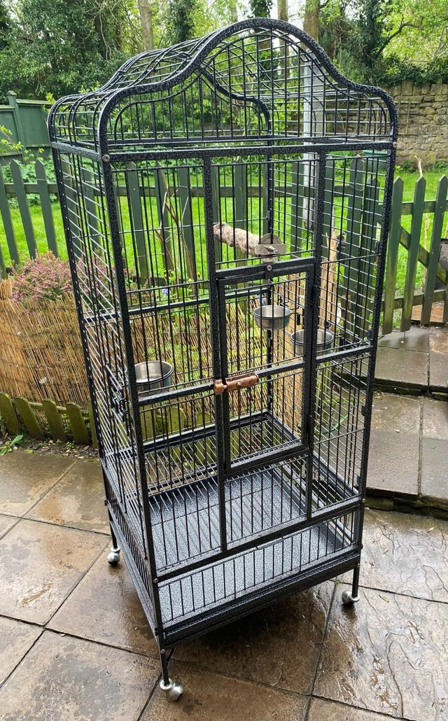Preview of the first image of Large parrot cage with opening top.