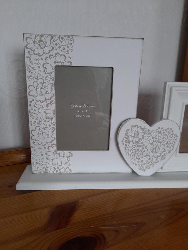 Preview of the first image of White photo frame freestanding.
