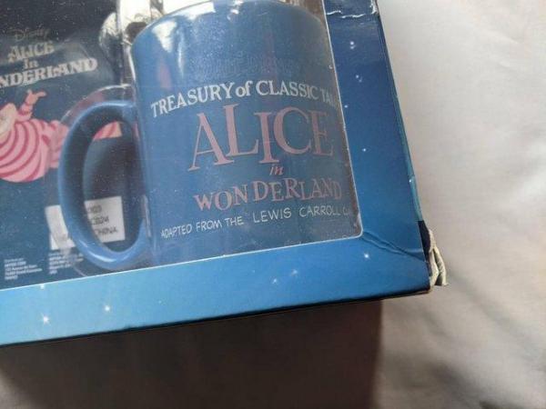 Image 2 of NEW Classic Disney Alice in Wonderland Mug Keyring/Chain/Fob