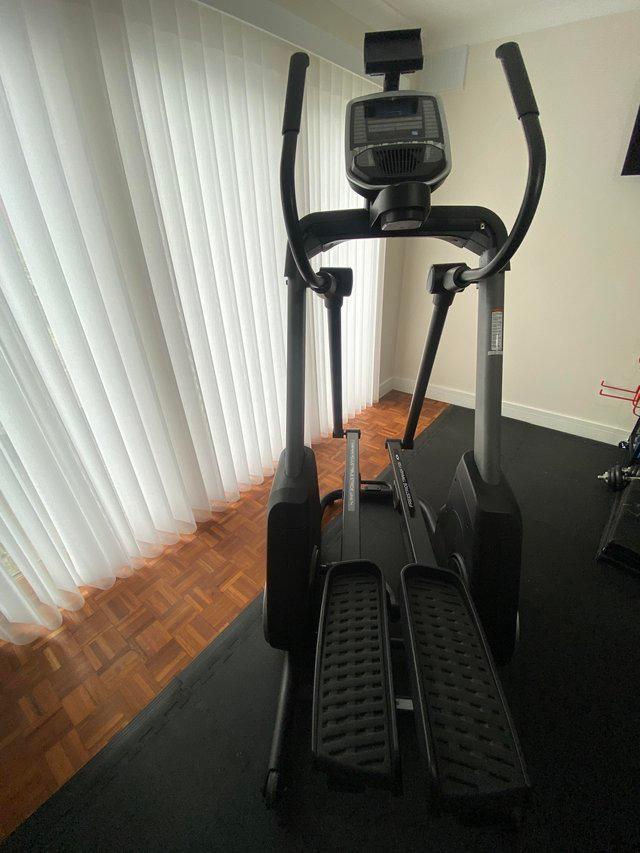 Preview of the first image of Nordictrack Elliptical Freestride Trainer FS5i Cross Trainer.