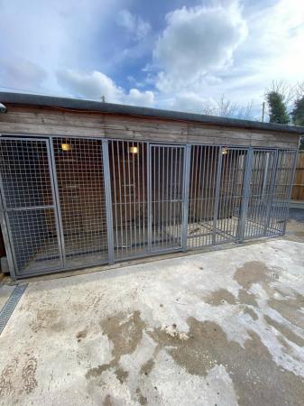 Image 3 of Pet kennel / pen  for sale