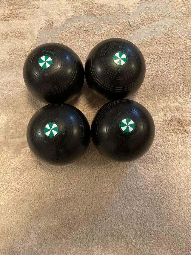 Preview of the first image of Lawn bowls Henselite super grip.