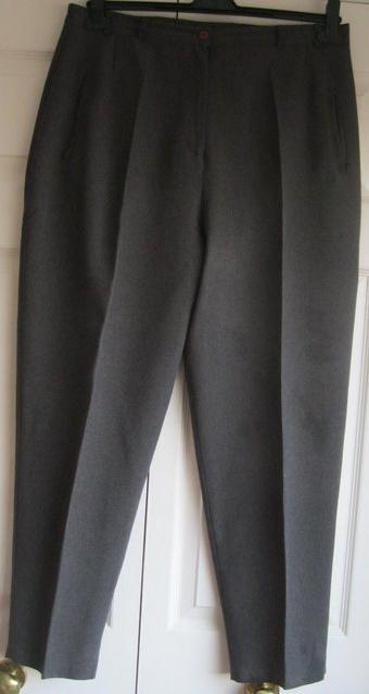 Preview of the first image of Ladies Grey Trousers size 18..........................