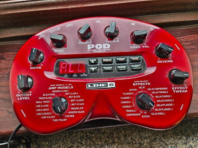 Preview of the first image of Line 6 Pod 2.0 Guitar multi effects modelling unit.
