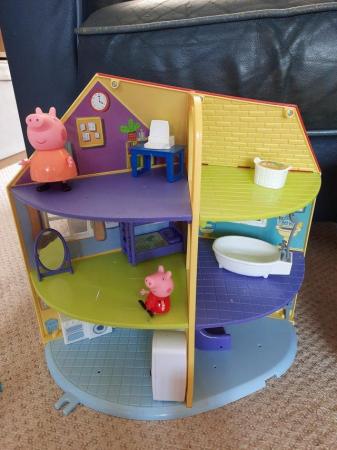 Image 3 of Peppa Pig house, camper van, figures and furniture