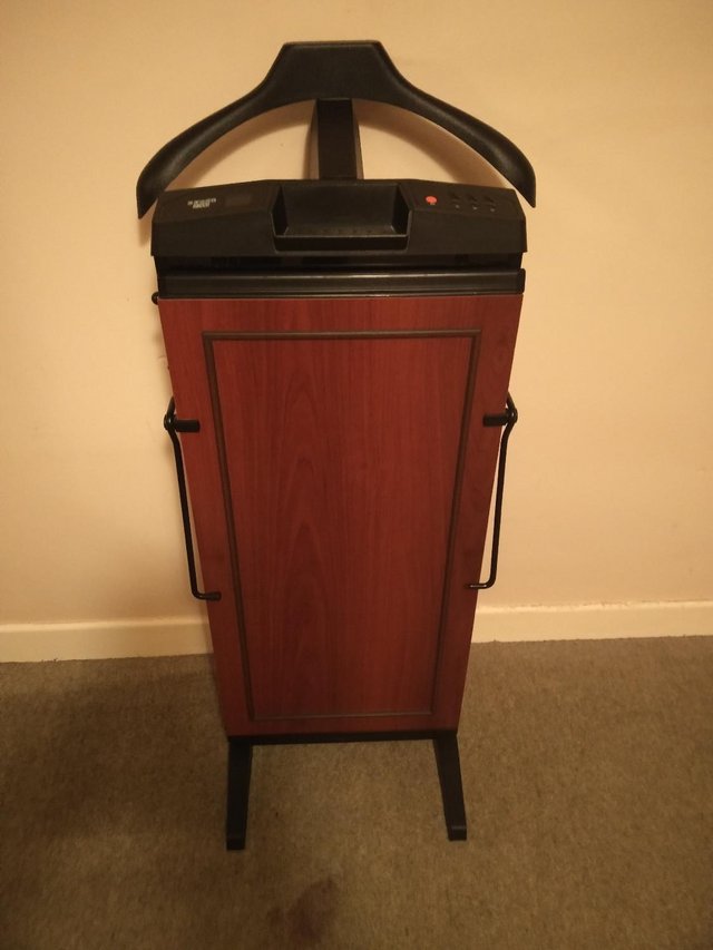 Preview of the first image of CORBY of WINDSOR TROUSER PRESS model 7700, freestanding..