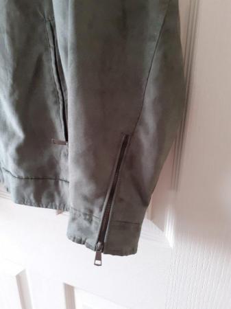 Image 2 of Men's lightweight olive colour medium jacket