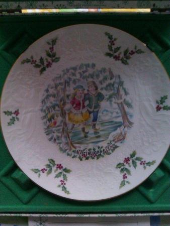 Image 2 of Royal Doulton Merry Christmas 1977 Christmas Plate - Collect
