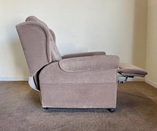 Image 14 of LUXURY ELECTRIC RISER RECLINER BROWN CHAIR ~ CAN DELIVER