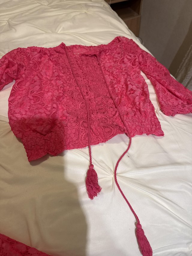 Lace pink off shoulder top and lace trousers — photo 2 of 3