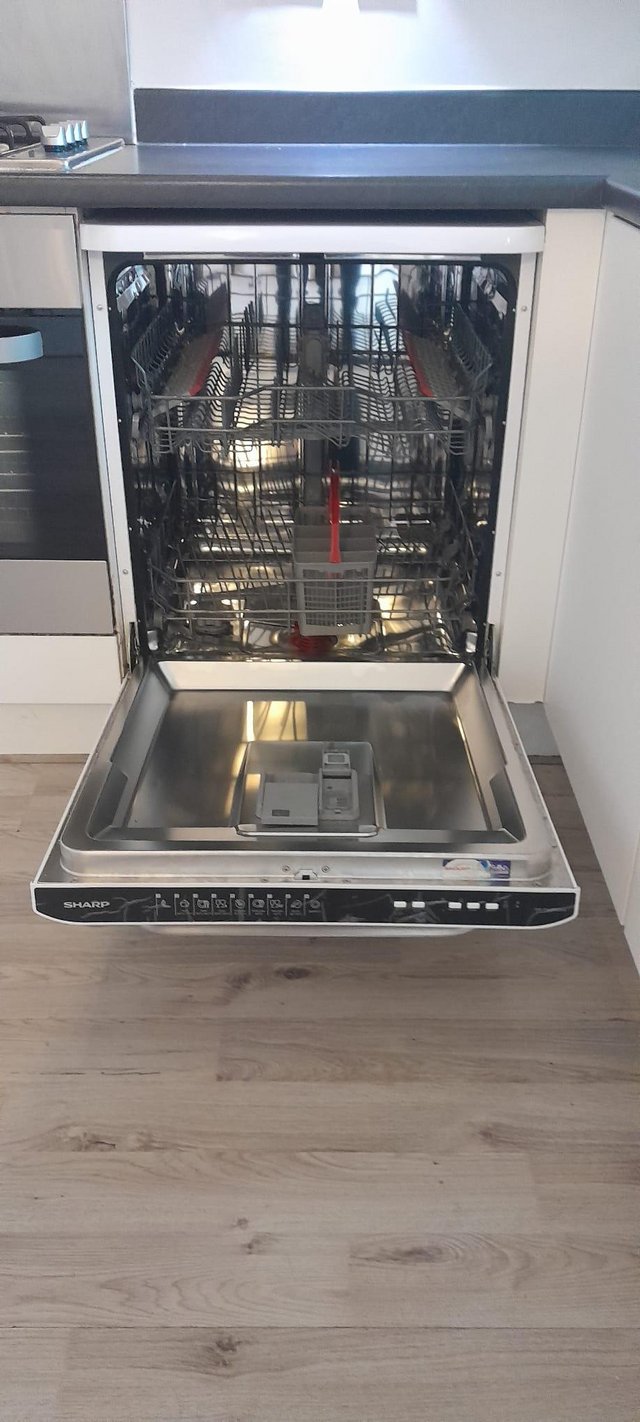 Preview of the first image of Sharp dishwasher - Full-size- white.