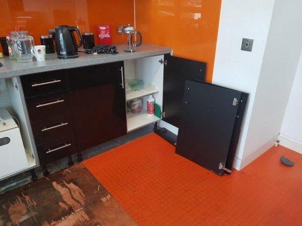 Image 3 of 4 black gloss kitchen drawers £15 each