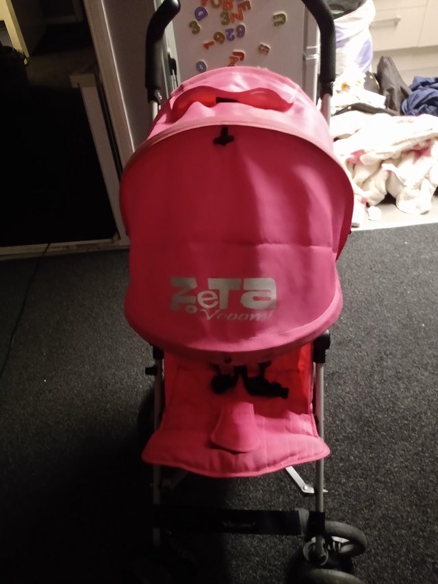 Preview of the first image of Pink zeta zoom stroller.