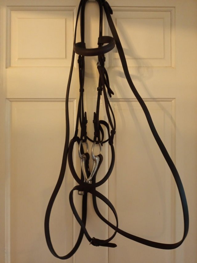Preview of the first image of Bridle cob sizeFlash Noseband.