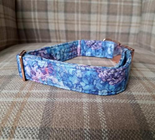 Image 1 of Brand new L/XL dog collar and bowtie, pretty floral fabric