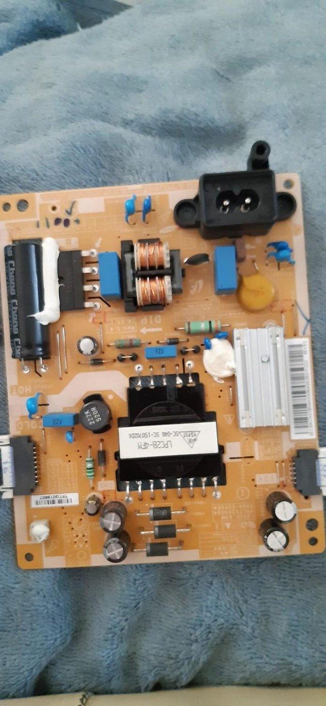 Preview of the first image of Samsung power board LCD TV UE32J4100AK Part BN44-00696A.