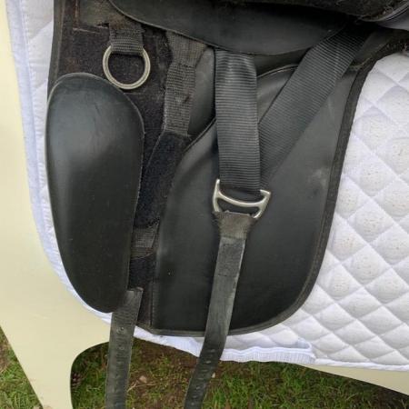 Image 7 of Thorowgood T4 17 inch dressage saddle