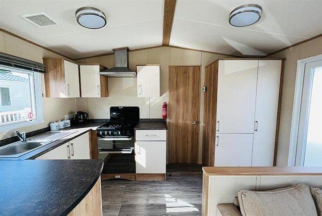 Image 3 of Central Heated Caravan For Sale Tattershall Lakes