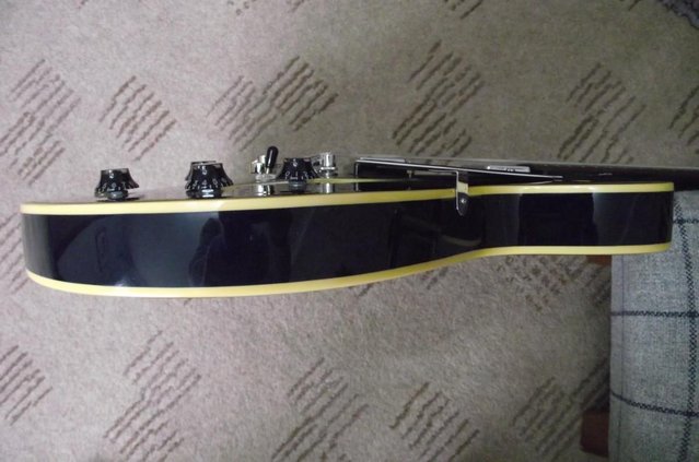 Image 8 of SAMICK ELECTRIC GUITAR WITH HARD CASE