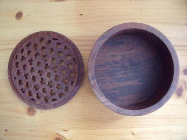 Image 3 of Vintage (1980s) round wooden pot pourri bowl/perforated lid.