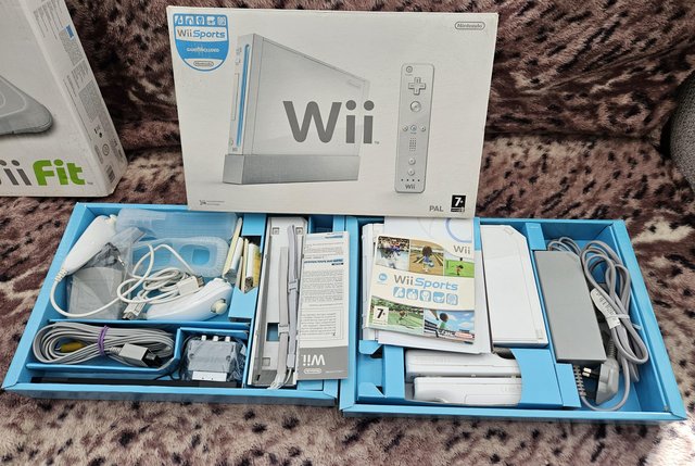 Image 3 of Nintendo wii console + balance board accessories & games