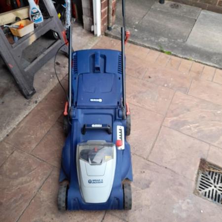 Image 1 of Battery operated lawn mower