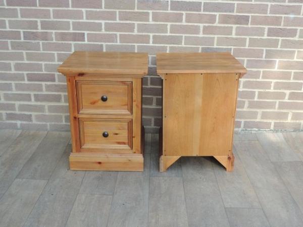 Image 10 of Pair of Country Pine Bedside Tables (UK Delivery)