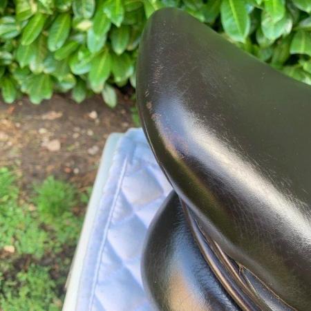 Image 16 of Kent & Masters 17.5 inch Cob saddle