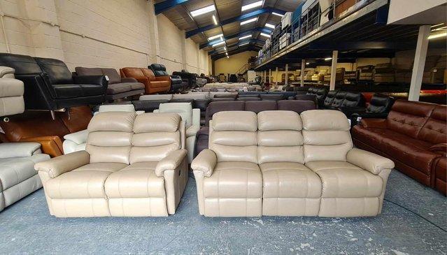 Preview of the first image of La-z-boy Tulsa cream leather electric 3+2 seater sofas.