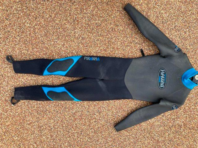 Preview of the first image of Formula Hawaii Piranha winter wetsuit SM.