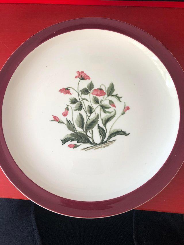 Preview of the first image of Vintage set of 9 dinner plates, ‘Mayfield’ Ruby by Wedgwood.