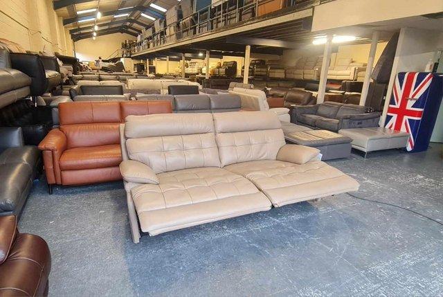 Image 15 of La-z-boy Knoxville cream leather electric 3 seater sofa