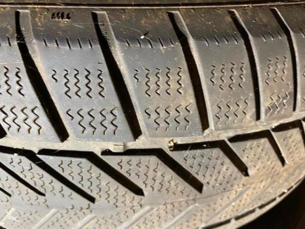 Image 8 of Winter tyres x 4. Vredstein Wintrac Xtreme S. 225/50xR17