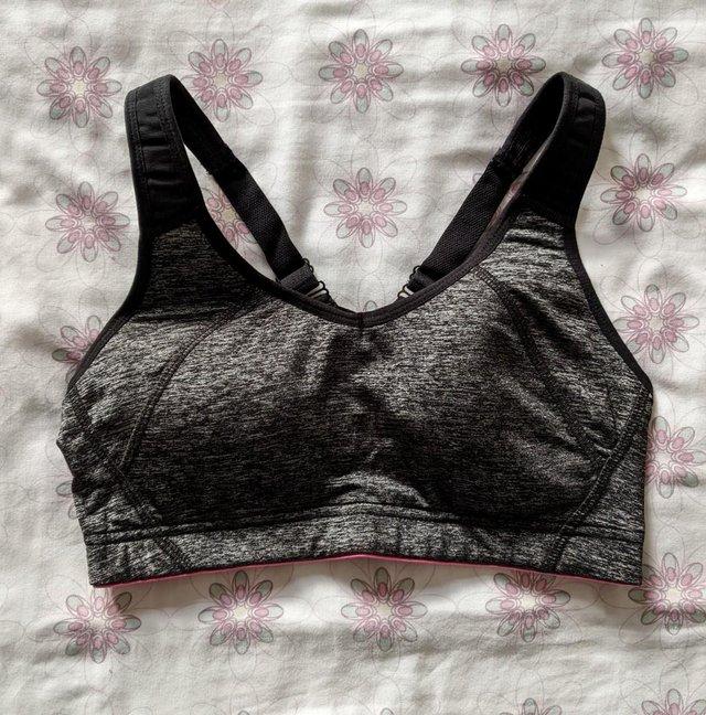 Preview of the first image of H&M Ladies Black Pink M High Support Sports Bras Racer Back.