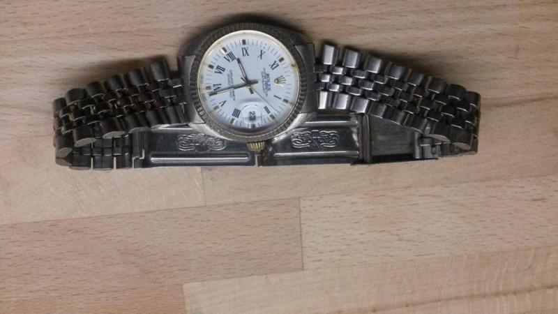 Image 2 of Wrist watch, needs attention some repair