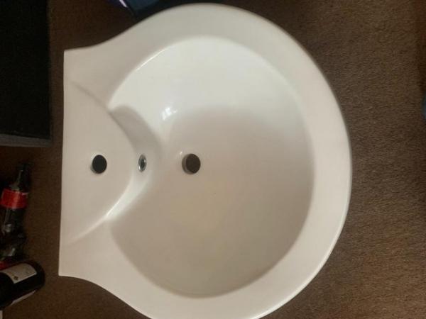 Image 2 of Bathroom sink  in White good condition