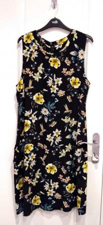 Image 2 of Wallis Black Sleeveless Summer Dress Floral Print Size 14