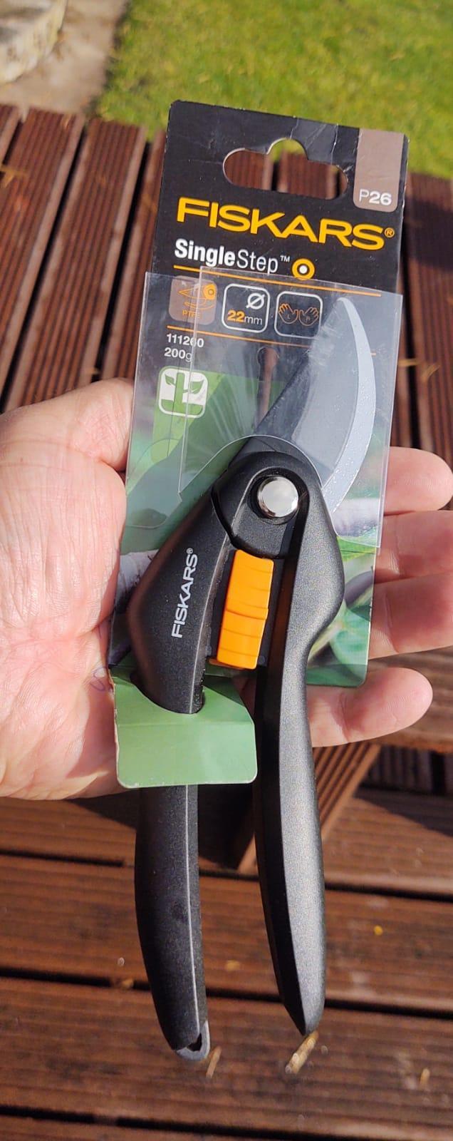 Preview of the first image of Fiskars Single Step Pruner Secateurs.