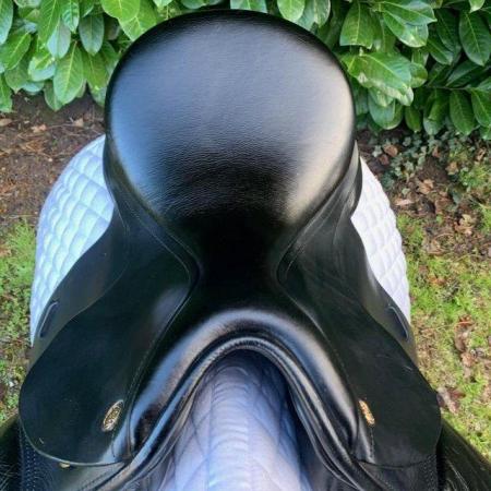 Image 11 of Kent & Masters 17” High Wither Dressage saddle