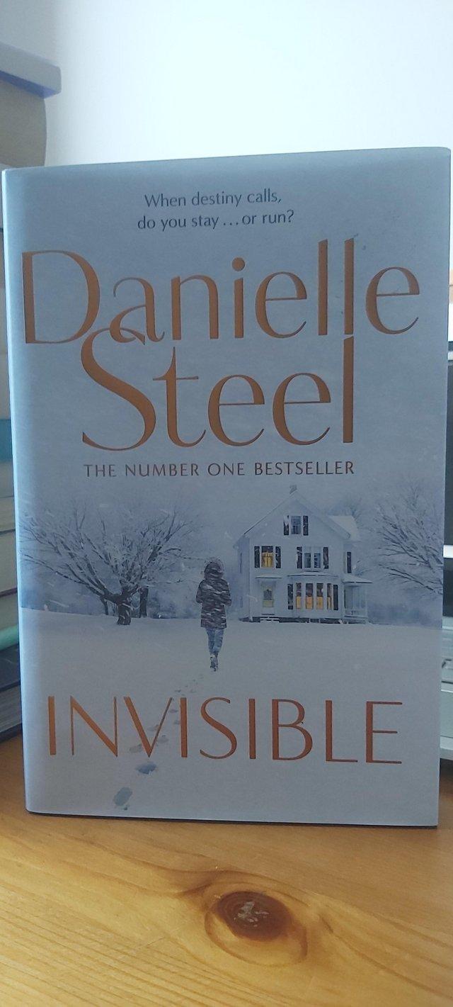 Preview of the first image of Invisible, Danielle Steel.