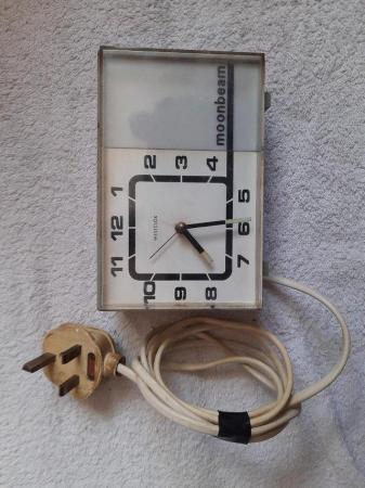 Image 2 of Wesfclox Moonbeam Flashing Electric Alarm Clock