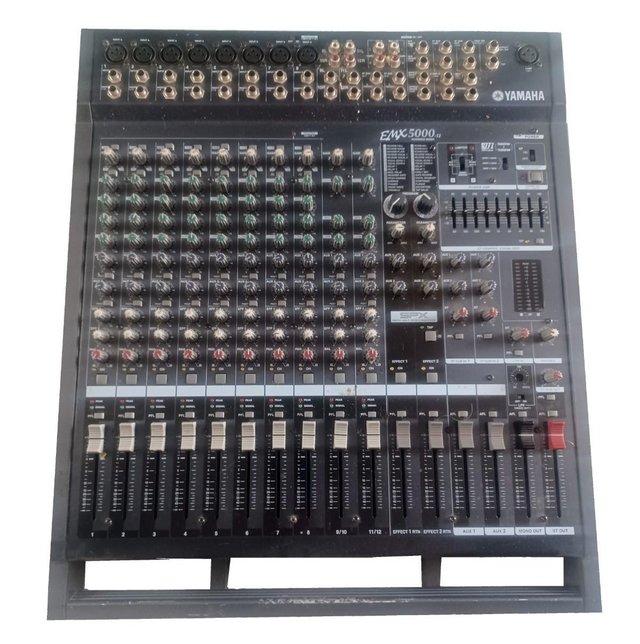 yamaha emx5000 powered mixer and two electro voice speakers