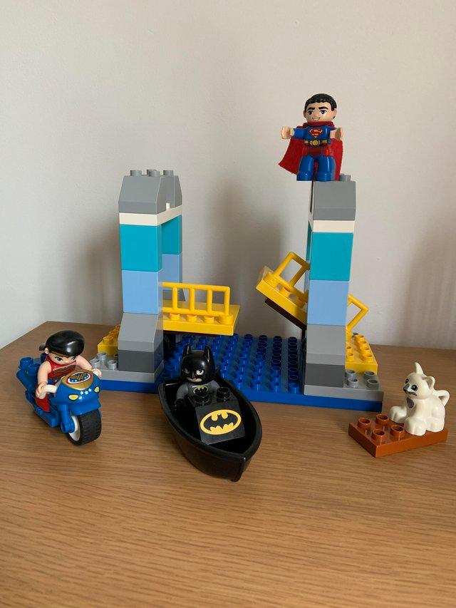 Preview of the first image of Lego Duplo Batman Superhero Set.