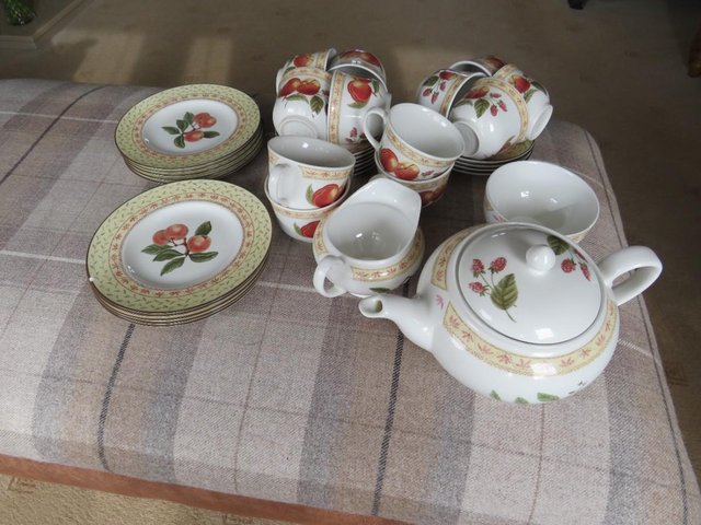 Preview of the first image of IMMACULATE TEA SET FROM JOHNSON BROTHERS..